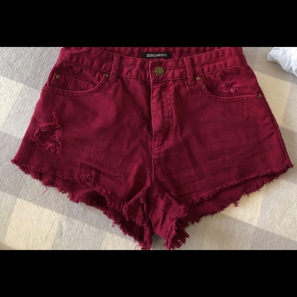 Billabong size 25 distressed shorts